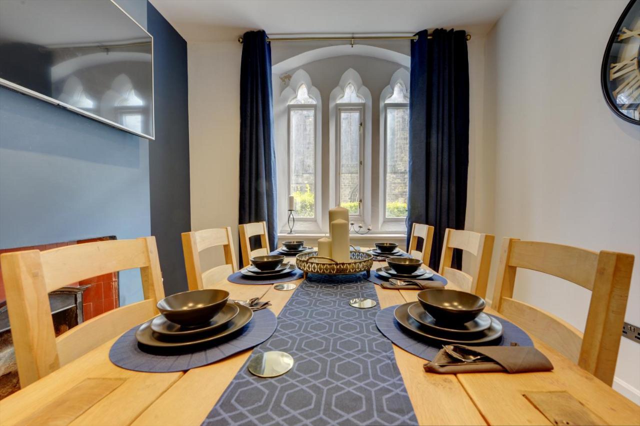 리즈 The Old Vicarage - Secure Parking, Fast Wifi, Garden 빌라 외부 사진