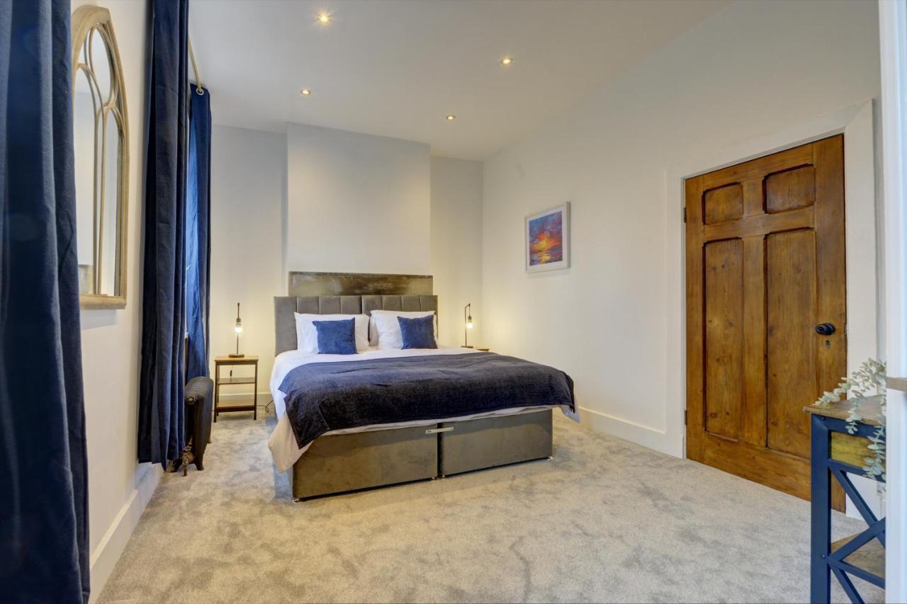 리즈 The Old Vicarage - Secure Parking, Fast Wifi, Garden 빌라 외부 사진