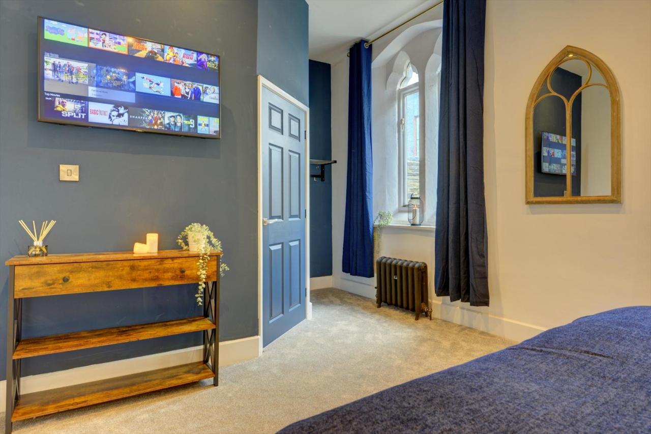 리즈 The Old Vicarage - Secure Parking, Fast Wifi, Garden 빌라 외부 사진