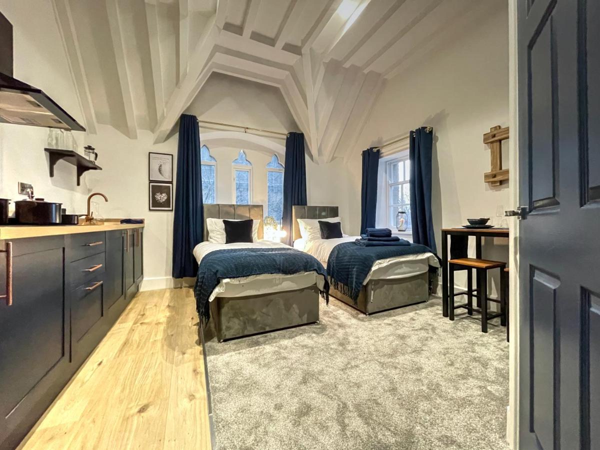 리즈 The Old Vicarage - Secure Parking, Fast Wifi, Garden 빌라 외부 사진