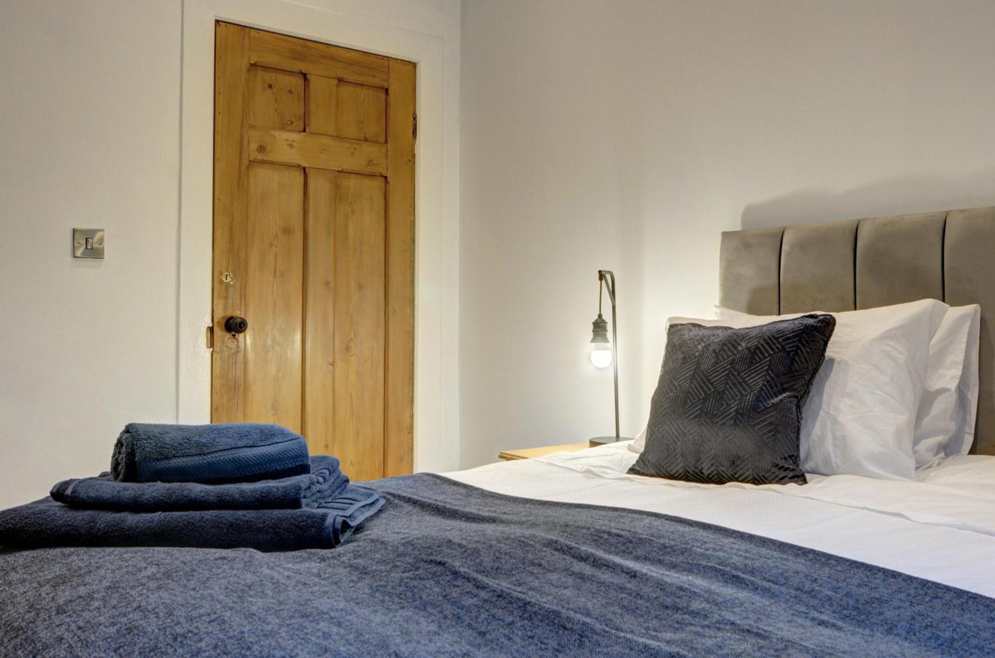 리즈 The Old Vicarage - Secure Parking, Fast Wifi, Garden 빌라 외부 사진