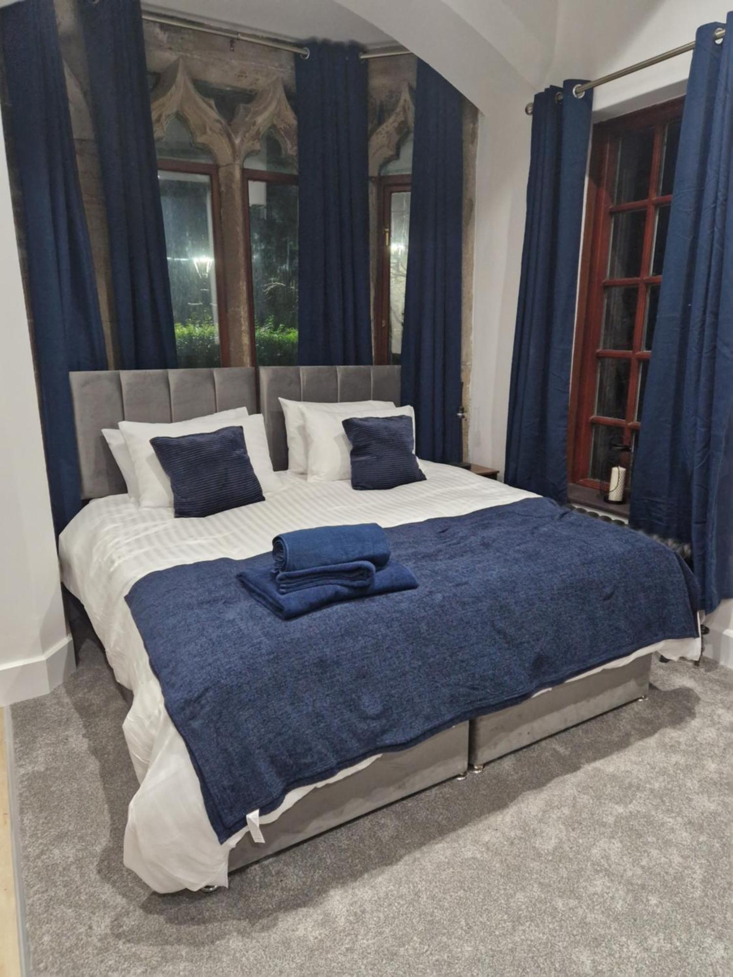 리즈 The Old Vicarage - Secure Parking, Fast Wifi, Garden 빌라 외부 사진