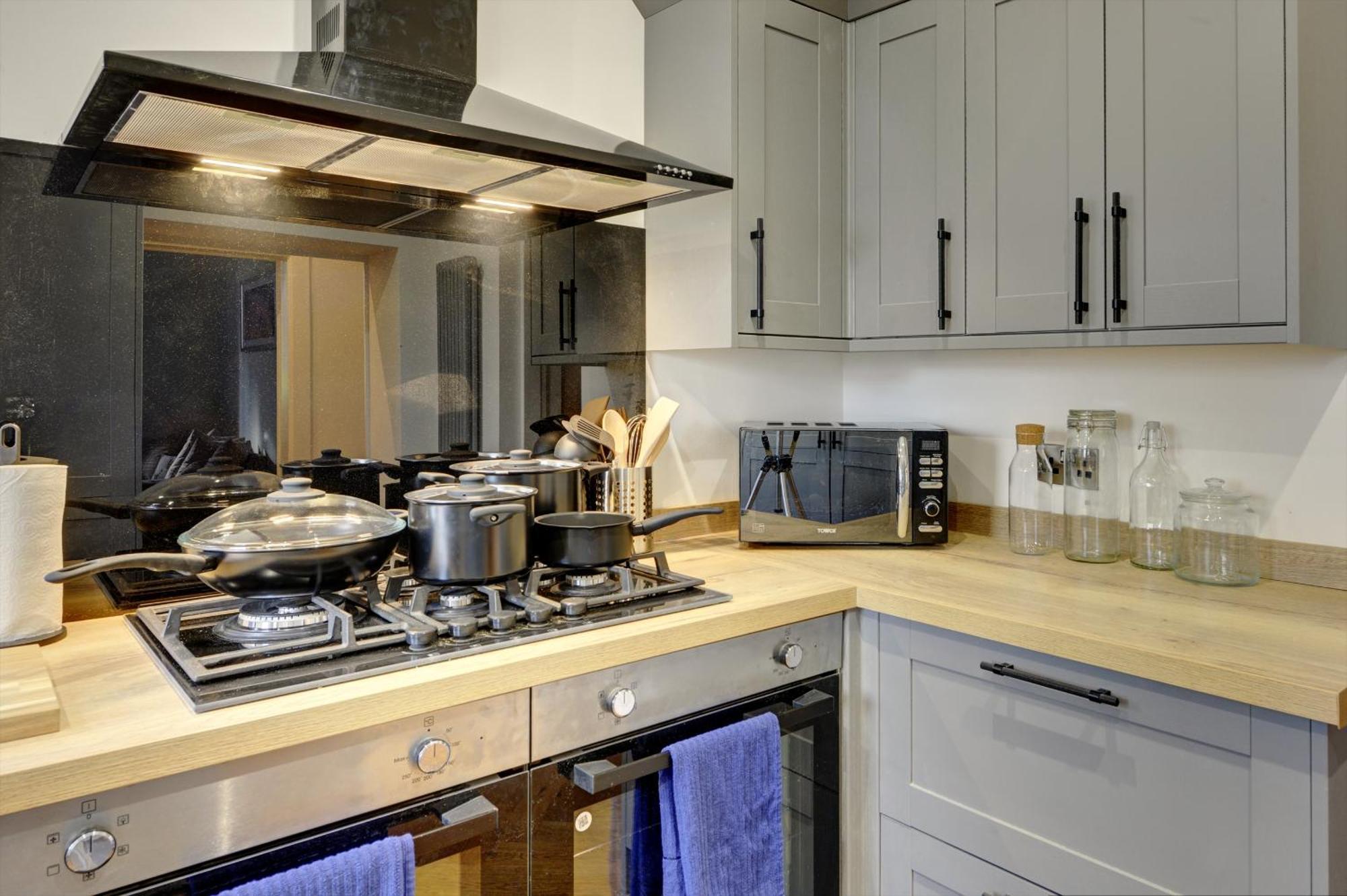 리즈 The Old Vicarage - Secure Parking, Fast Wifi, Garden 빌라 외부 사진