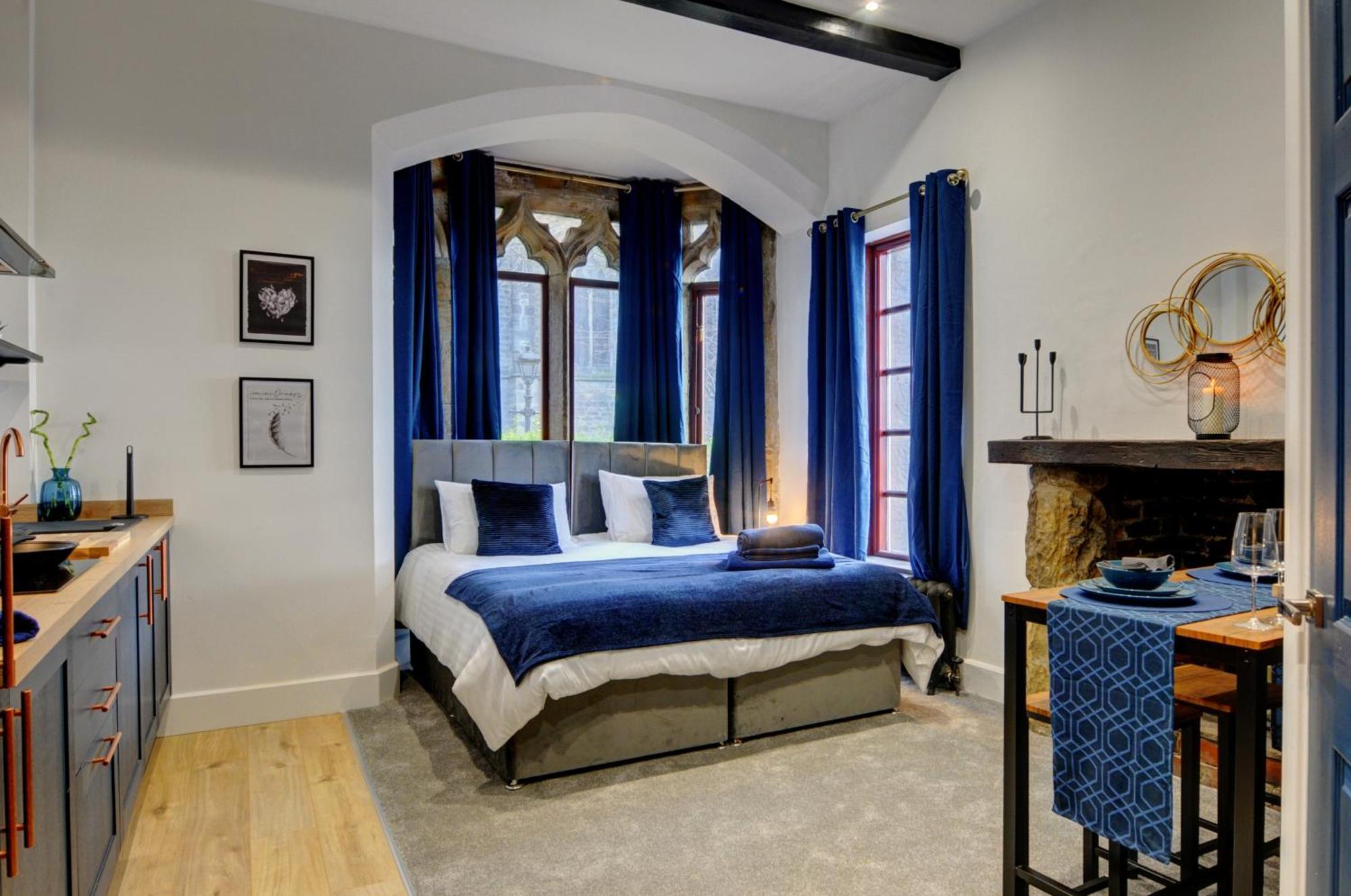 리즈 The Old Vicarage - Secure Parking, Fast Wifi, Garden 빌라 외부 사진