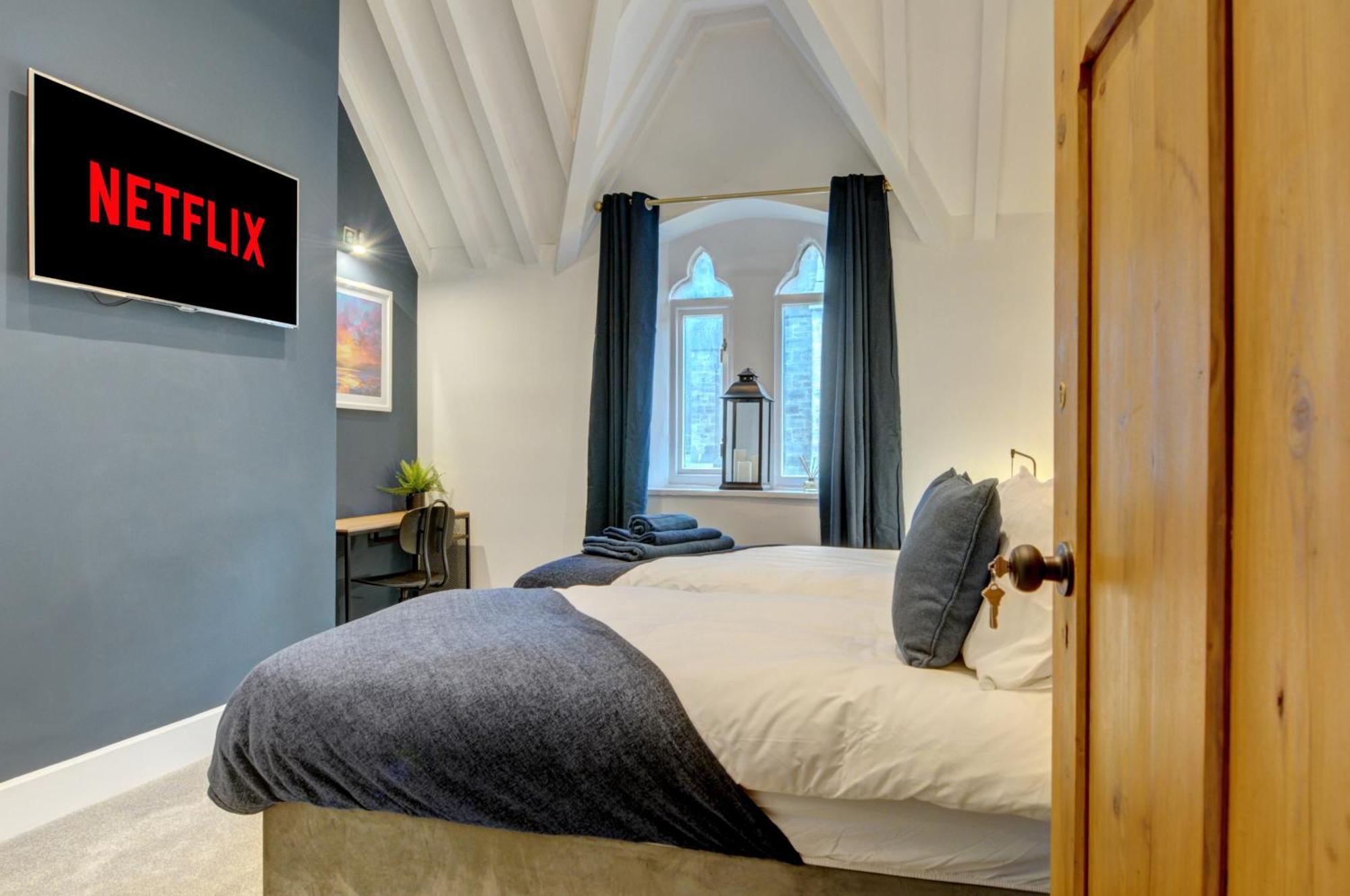 리즈 The Old Vicarage - Secure Parking, Fast Wifi, Garden 빌라 외부 사진